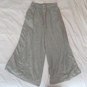 G. Wide leg sweat pants